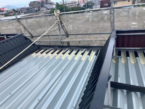 折半屋根板金補強