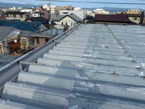 折半屋根上塗り後