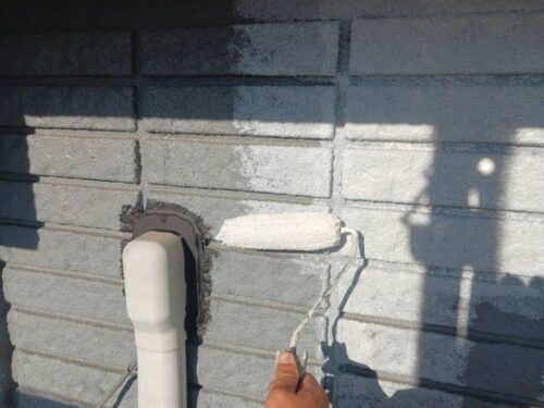 外壁下塗り（微弾性フィラー　ホワイトフィーラーAⅡ）