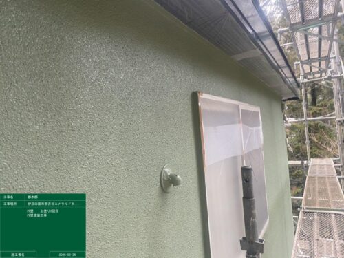 外壁上塗り2回目施工後（アステックペイントリファイン1000MF-IR）色：フレンチグリーン